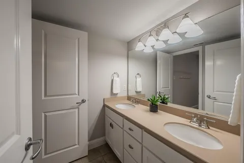 $750,000 | 1040 Sherman Drive, Cedar Hill, TX 75104