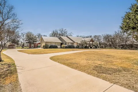 $750,000 | 1040 Sherman Drive, Cedar Hill, TX 75104