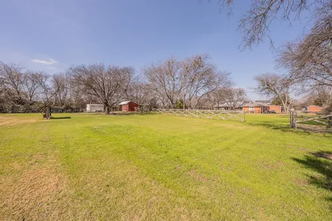 $750,000 | 1040 Sherman Drive, Cedar Hill, TX 75104