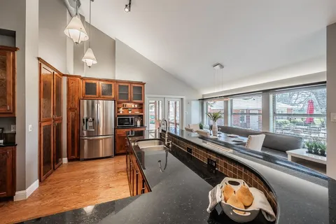 $750,000 | 1040 Sherman Drive, Cedar Hill, TX 75104