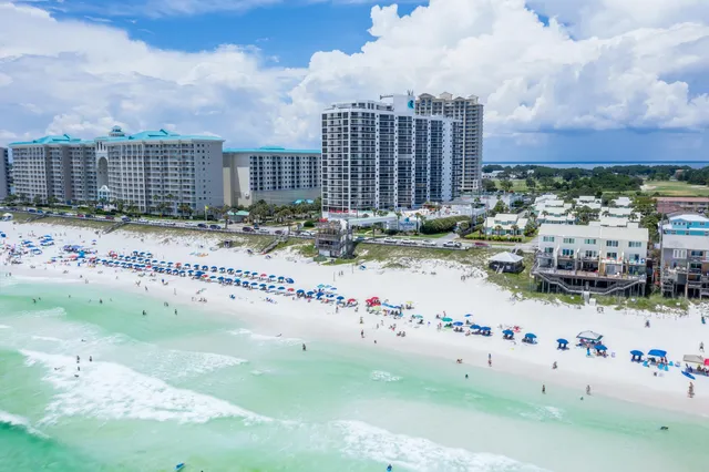 a picture of a table and chairs in patio