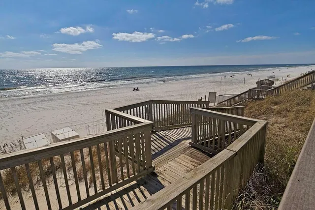 a view of a tennis court