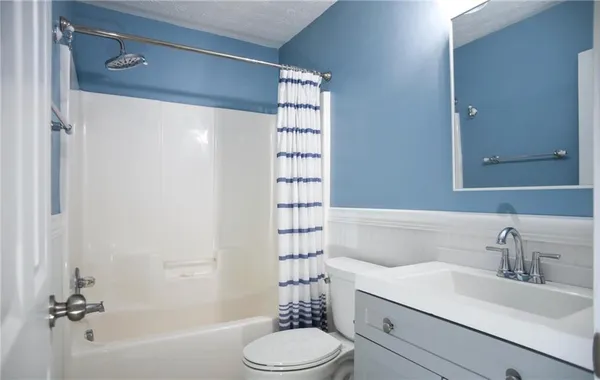 $2,250 | 6616 Splashwater Drive, Flowery Branch, GA 30542