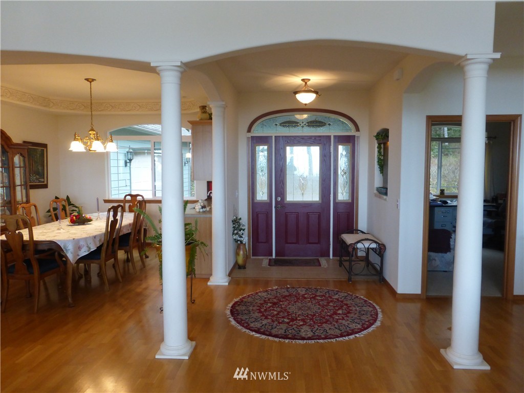 737 McCrorie Road Port Angeles, WA 98362 - Photo 4 of 24 Gallery Image 4