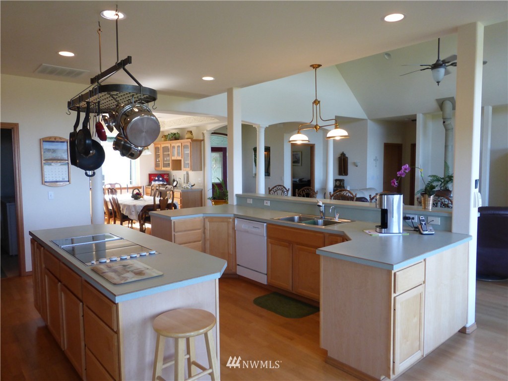 737 McCrorie Road Port Angeles, WA 98362 - Photo 5 of 24 Gallery Image 5