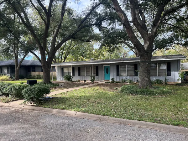 $1,650 | 908 Gilmore Street, Taylor, TX 76574