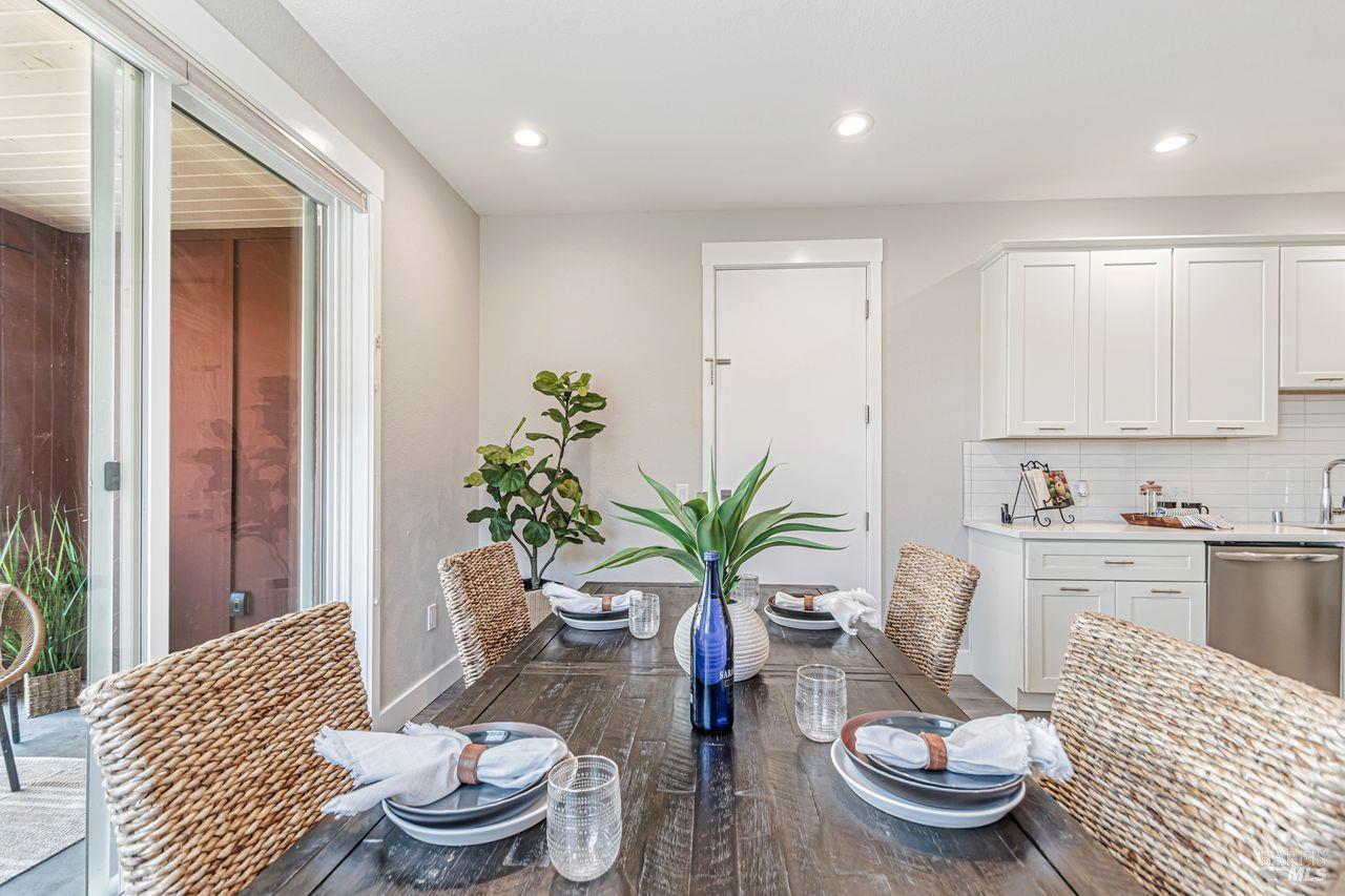 2662 Franz Kafka Avenue Santa Rosa, CA 95404 - Photo 3 of 30