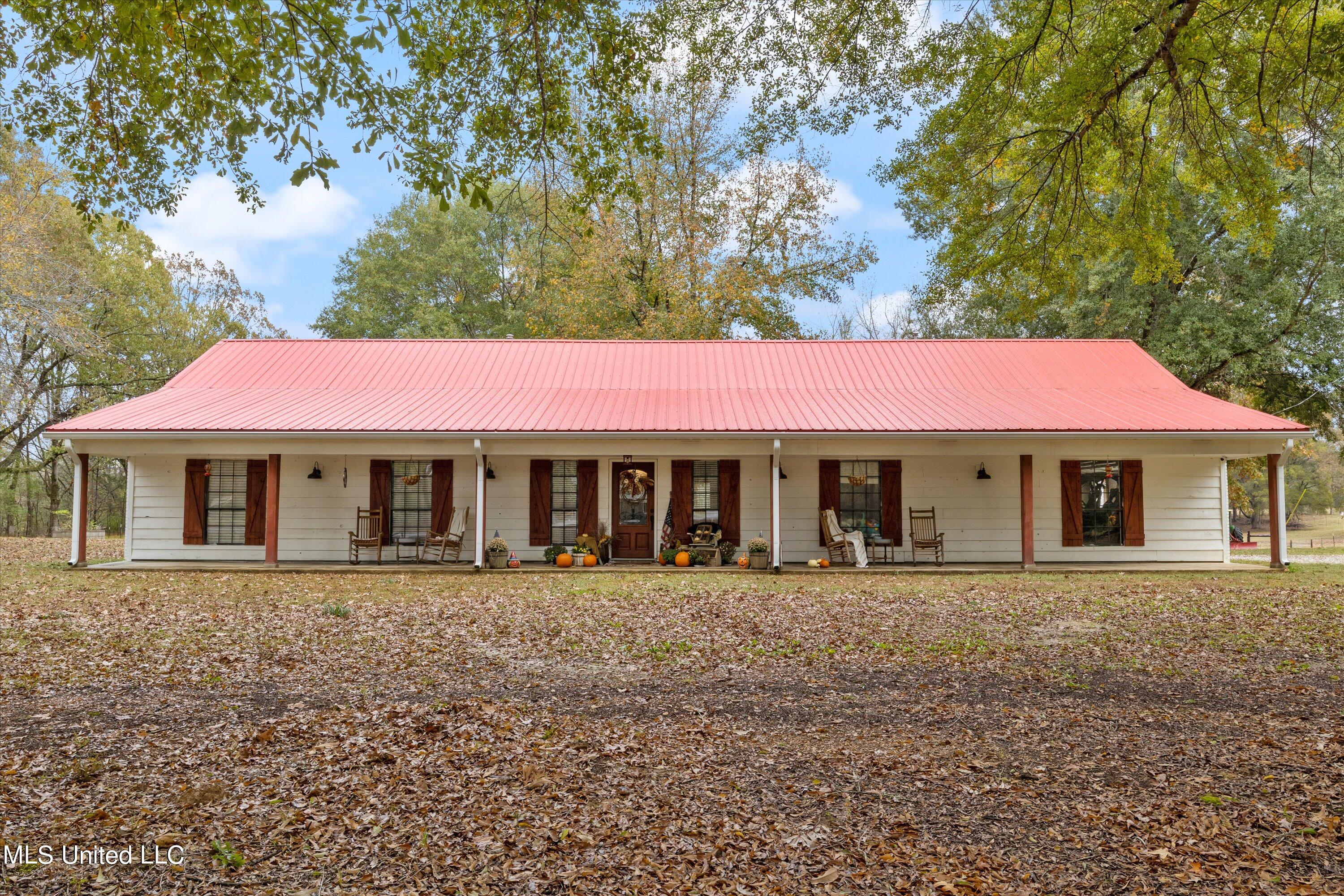 4992 Sycamore Road Coldwater, MS 38618 - Photo 1 of 38 Front of Home