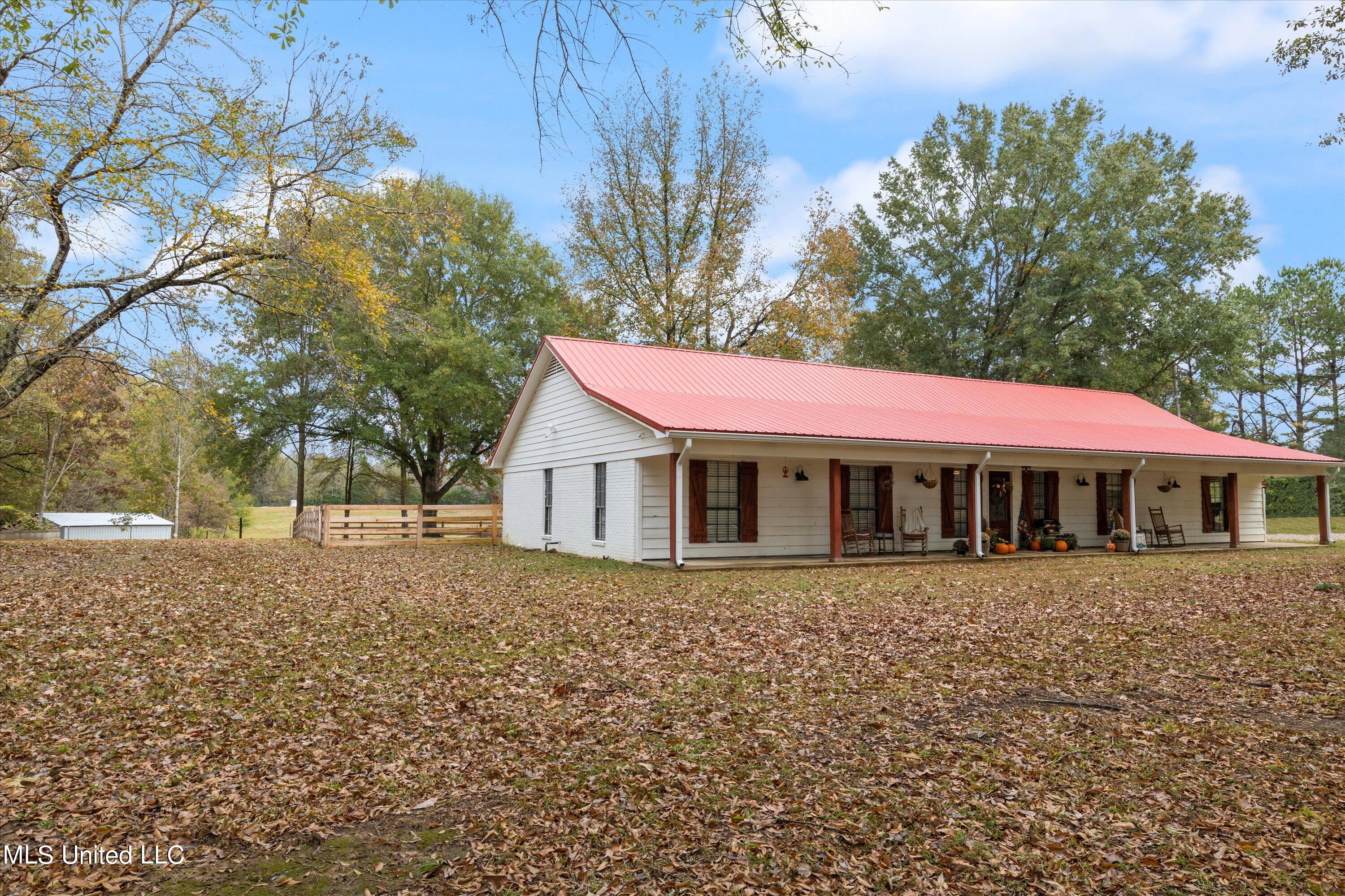 4992 Sycamore Road Coldwater, MS 38618 - Photo 2 of 38 02-IMG_4853