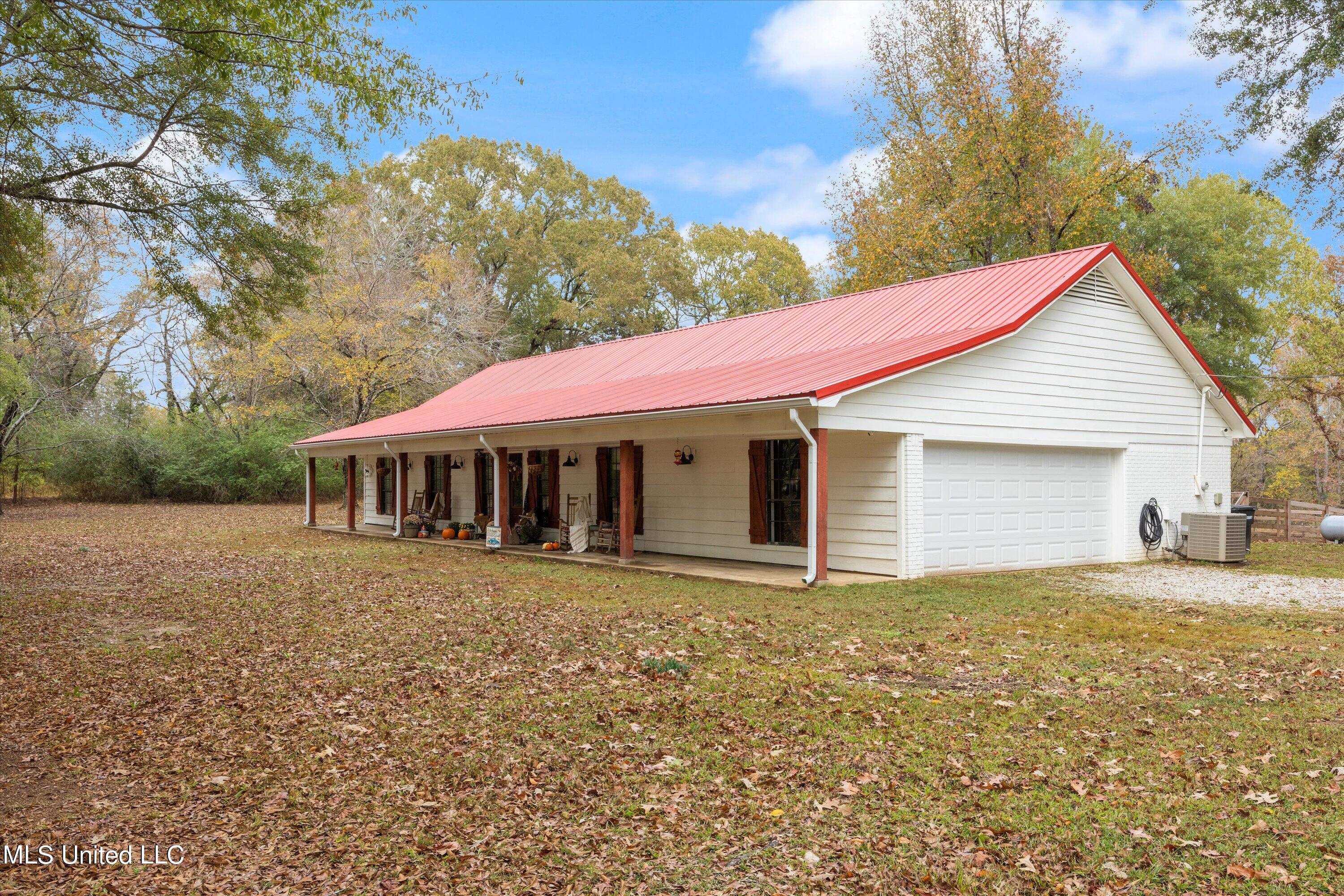 4992 Sycamore Road Coldwater, MS 38618 - Photo 3 of 38 03-IMG_4871