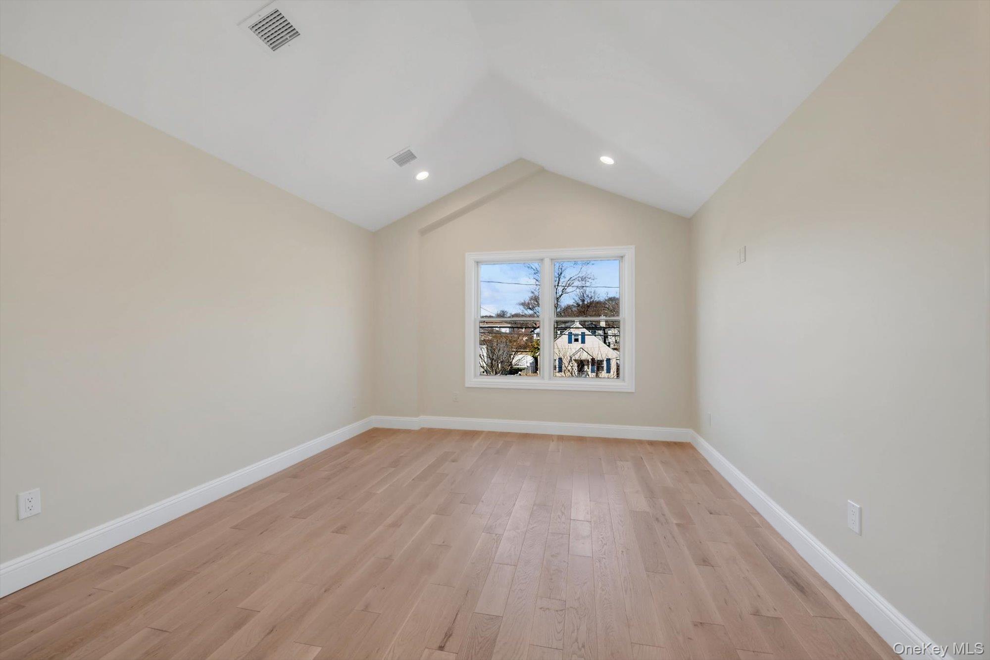 68 Edgewood Road, Unit B Port Washington, NY 11050 - Photo 7 of 22