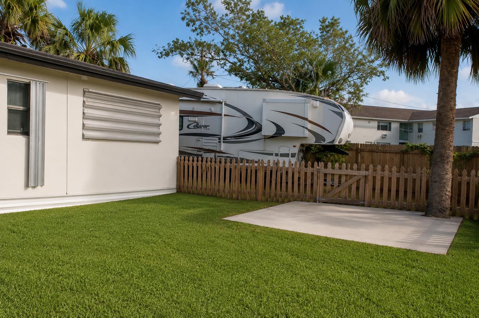 1545 Pine Tree Court Riviera Beach, FL 33404 - Photo 2 of 6 patio riviera