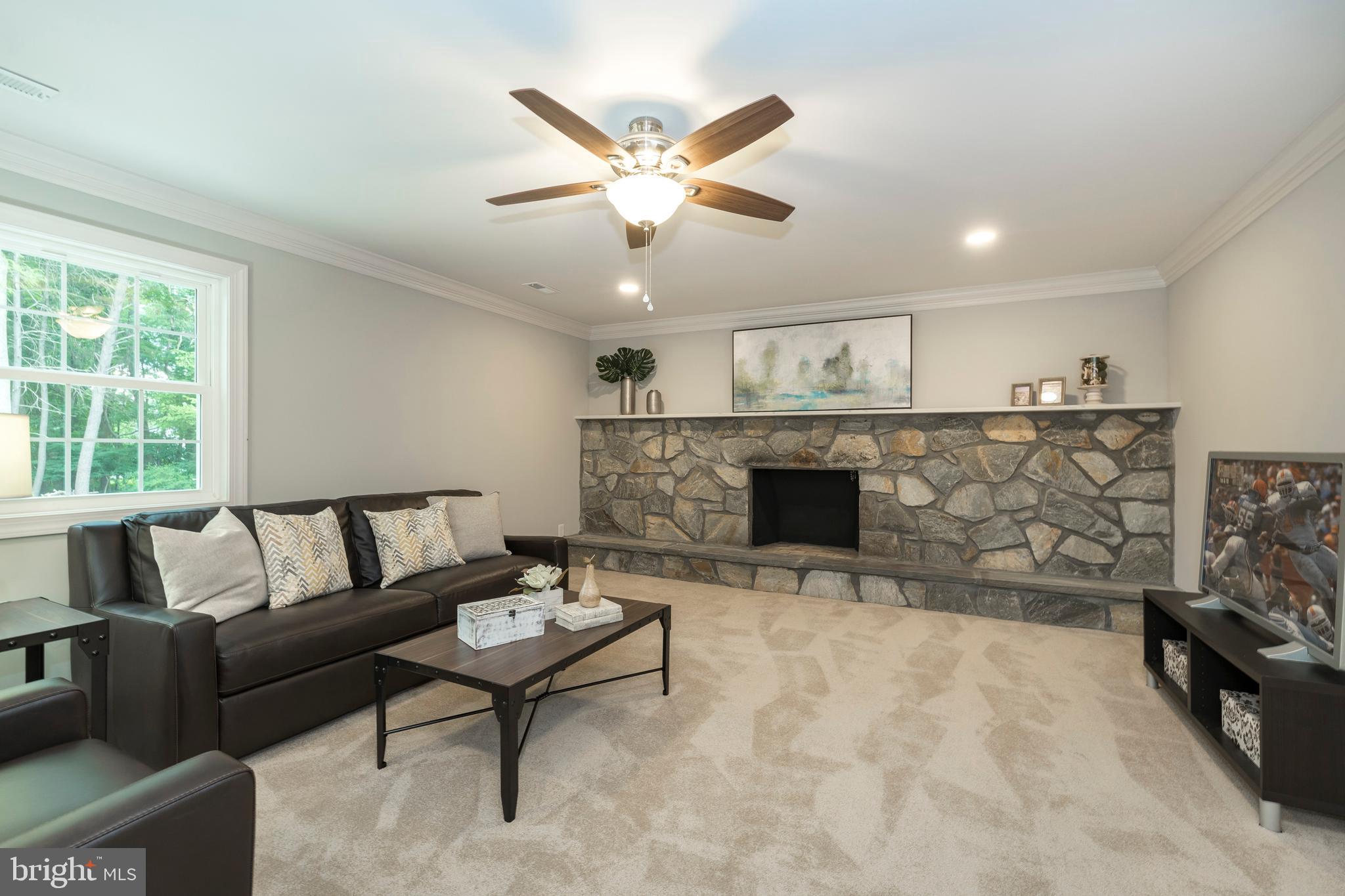 2829 Sandpiper Road Norristown, PA 19403 - Photo 14 of 34 Family Room