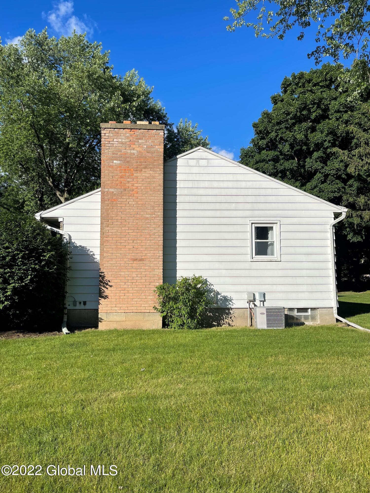 1 Maid Marion Road Albany, NY 12203 - Photo 3 of 20 19