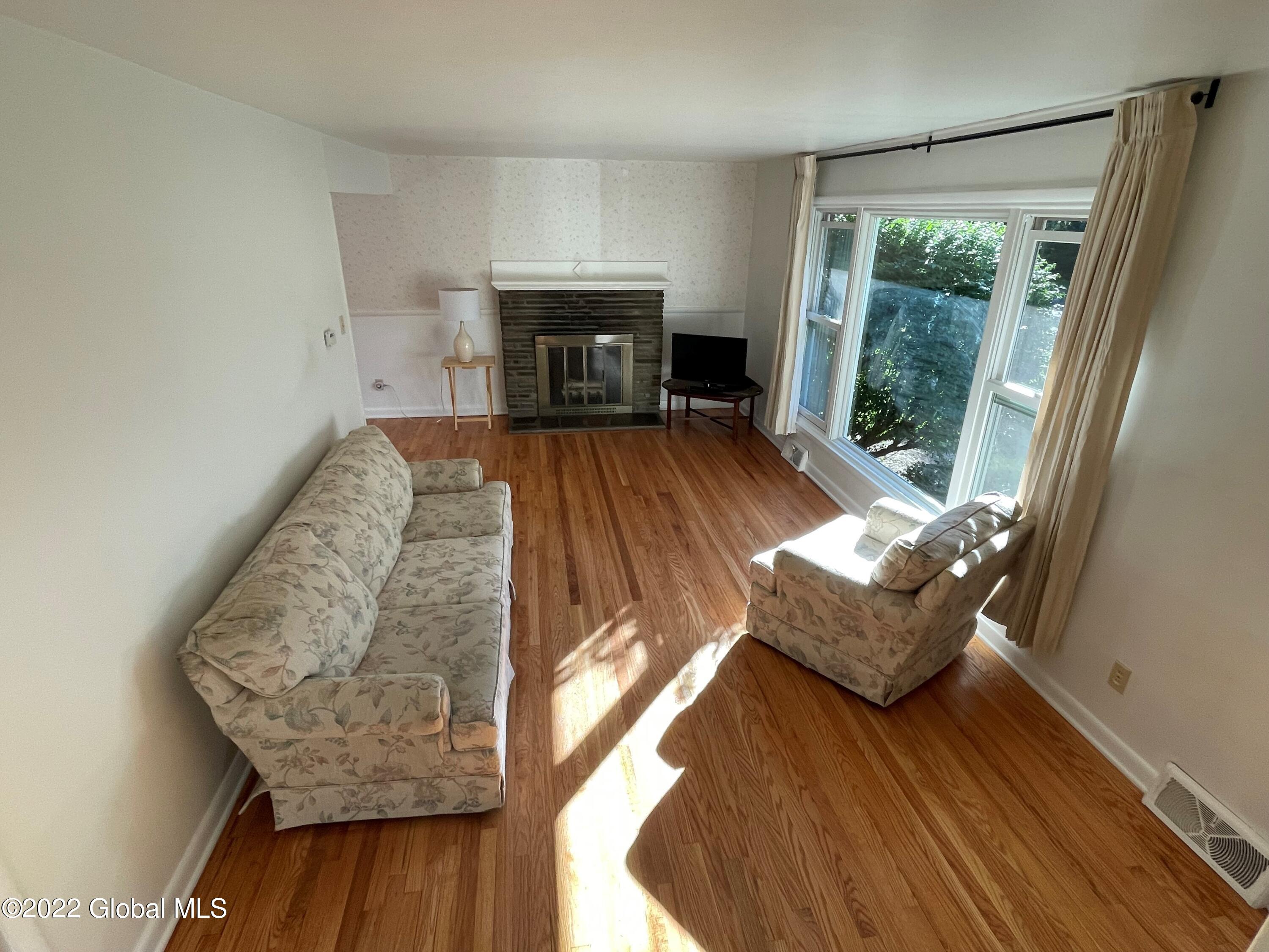 1 Maid Marion Road Albany, NY 12203 - Photo 7 of 20 3