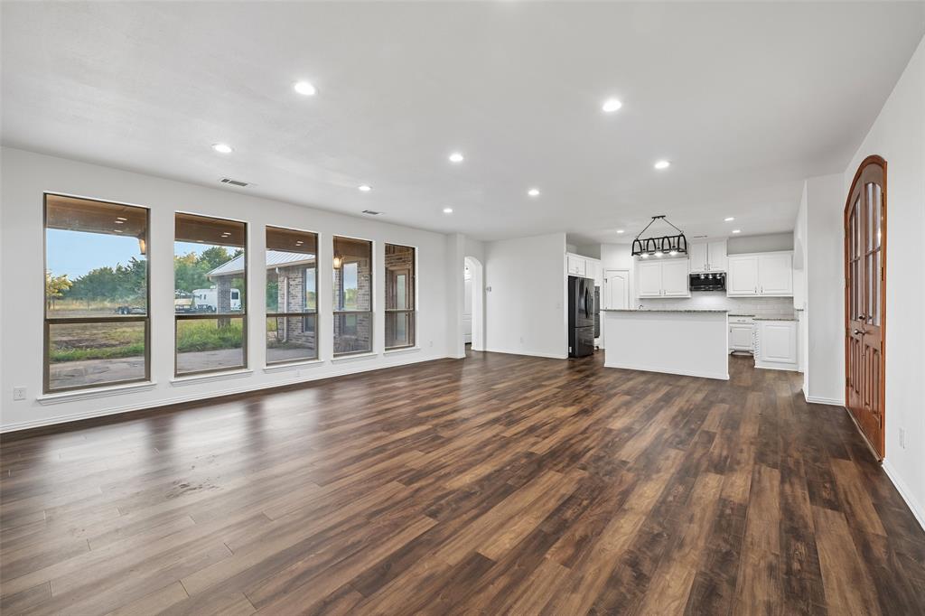 6620 Montgomery Road Midlothian, TX 76065 - Photo 7 of 36 Gallery Image 7