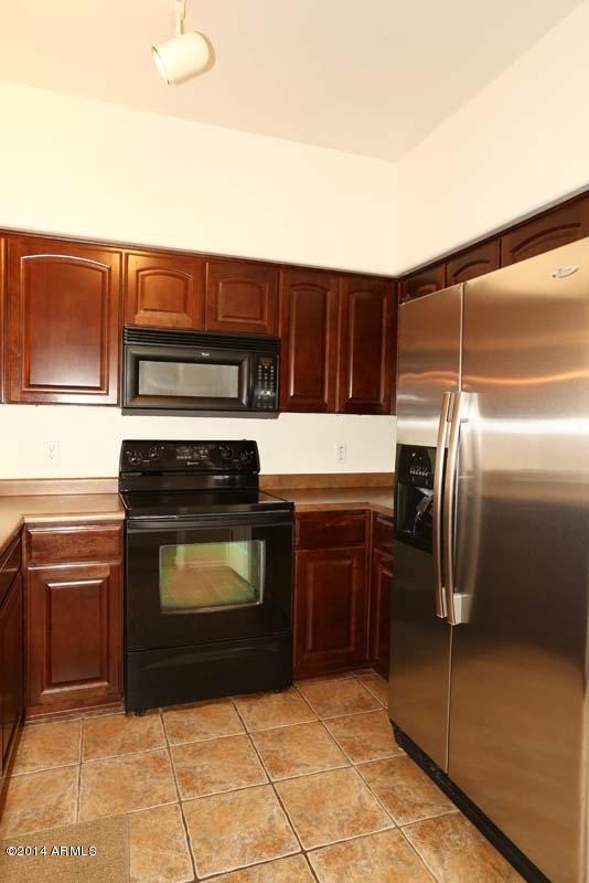 525 North Miller Road, Unit 102 Scottsdale, AZ 85257 - Photo 9 of 31 Kitchen-Range