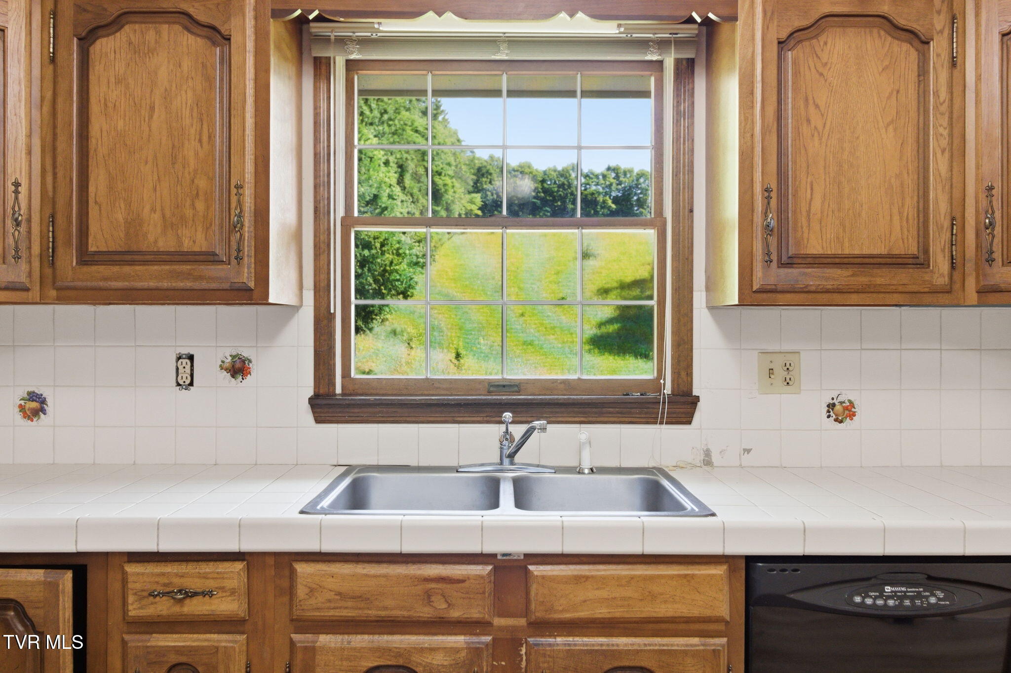 122 East Carters Valley Road Kingsport, TN 37665 - Photo 20 of 45 20-web-or-mls-DZ3A3899