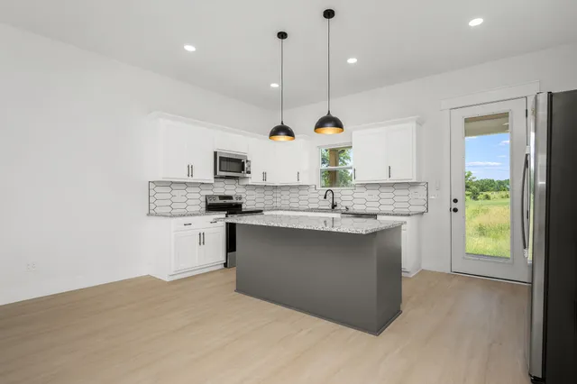 $379,900 | 134 Lightfoot Lane, Estill Springs, TN 37330