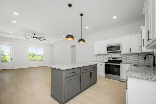 $379,900 | 134 Lightfoot Lane, Estill Springs, TN 37330