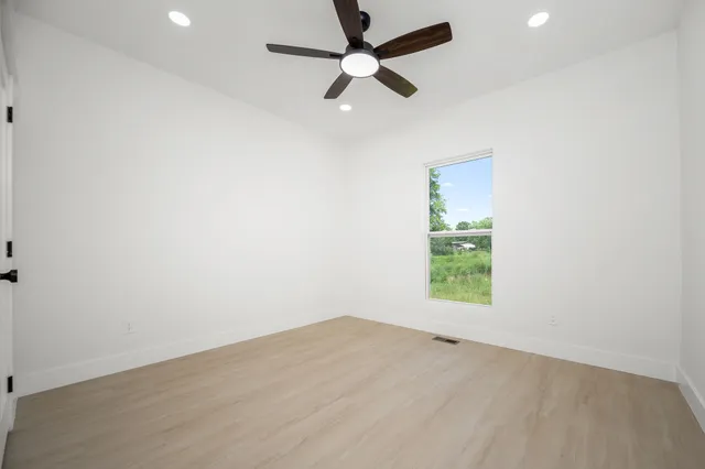 $379,900 | 134 Lightfoot Lane, Estill Springs, TN 37330