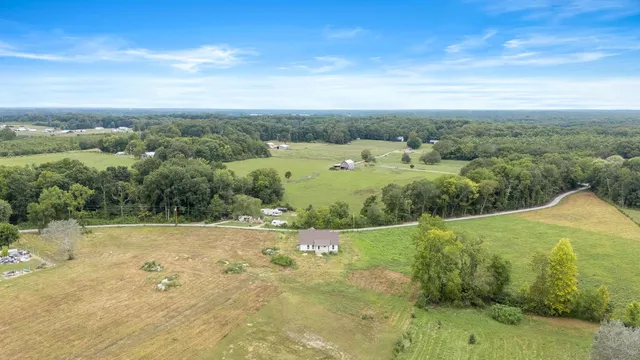 $379,900 | 134 Lightfoot Lane, Estill Springs, TN 37330