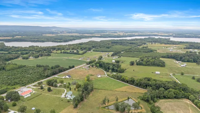 $379,900 | 134 Lightfoot Lane, Estill Springs, TN 37330