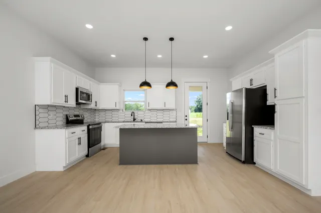 $379,900 | 134 Lightfoot Lane, Estill Springs, TN 37330