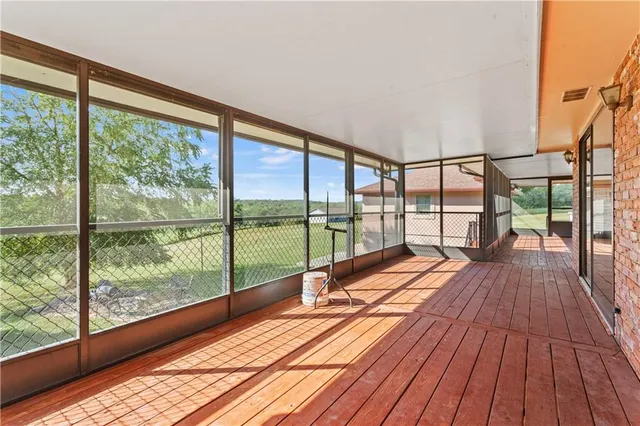 $1,400,000 | 822 Dickinson Road, Independence, MO 64050