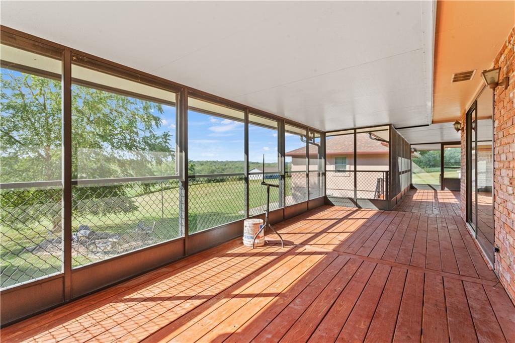 822 Dickinson Road Independence, MO 64050 - Photo 11 of 94