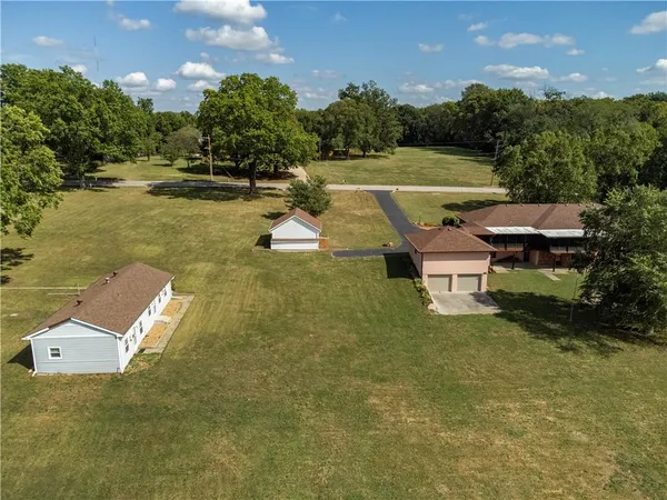 $1,300,000 | 822 Dickinson Road, Independence, MO 64050