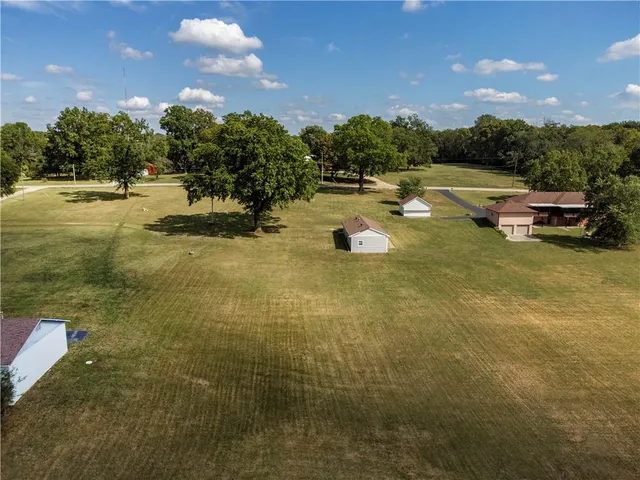 $1,400,000 | 822 Dickinson Road, Independence, MO 64050