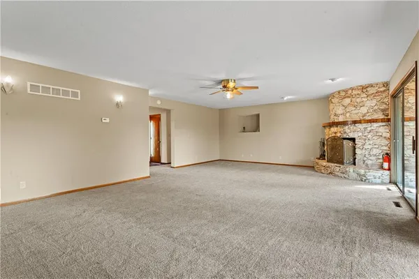 $1,300,000 | 822 Dickinson Road, Independence, MO 64050