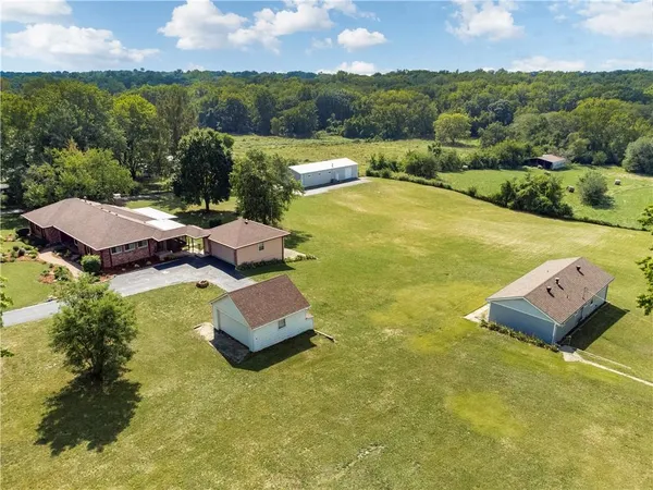 $1,300,000 | 822 Dickinson Road, Independence, MO 64050