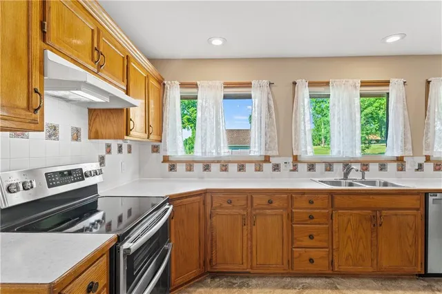 $1,400,000 | 822 Dickinson Road, Independence, MO 64050