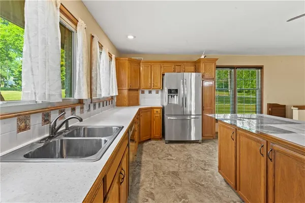 $1,300,000 | 822 Dickinson Road, Independence, MO 64050