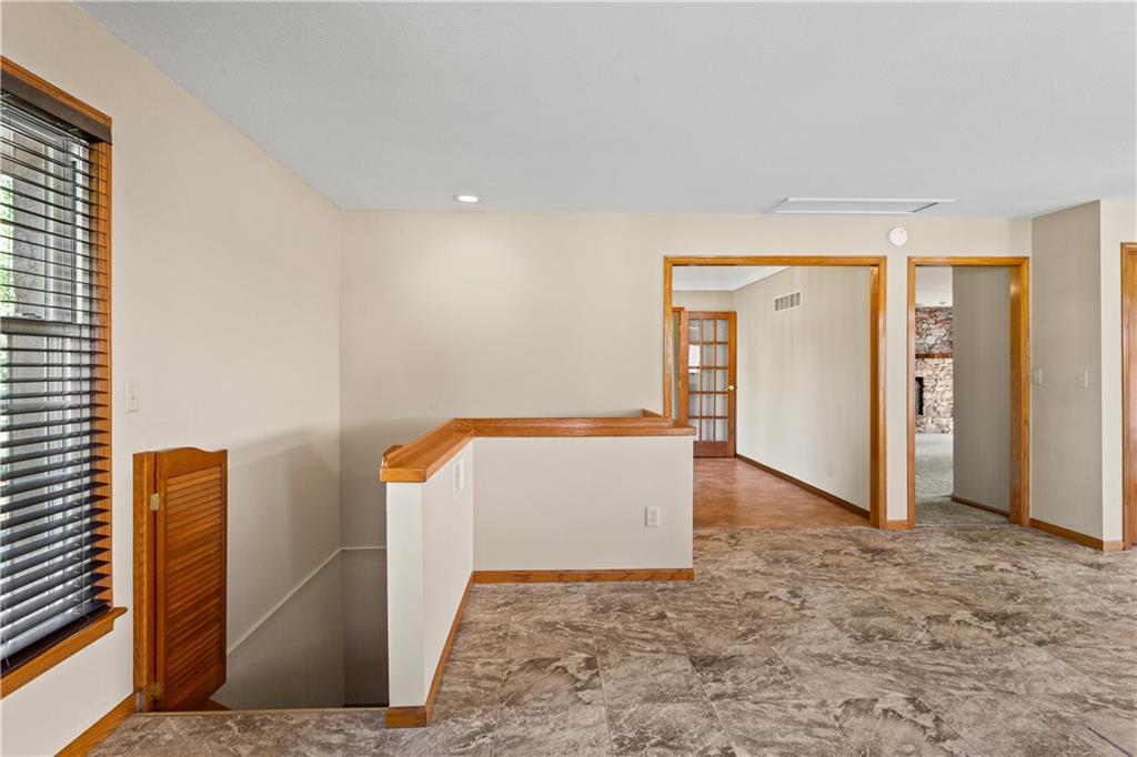 822 Dickinson Road Independence, MO 64050 - Photo 39 of 94