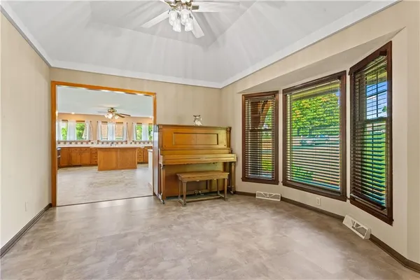 $1,300,000 | 822 Dickinson Road, Independence, MO 64050