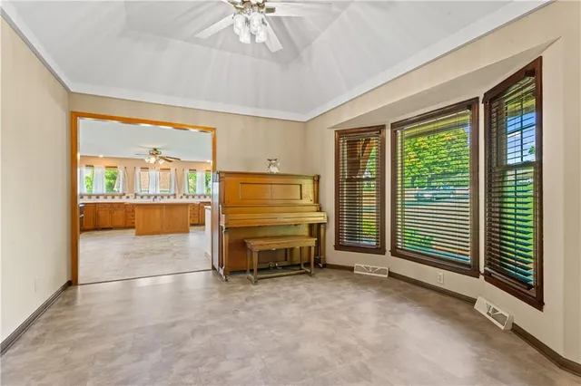 $1,400,000 | 822 Dickinson Road, Independence, MO 64050