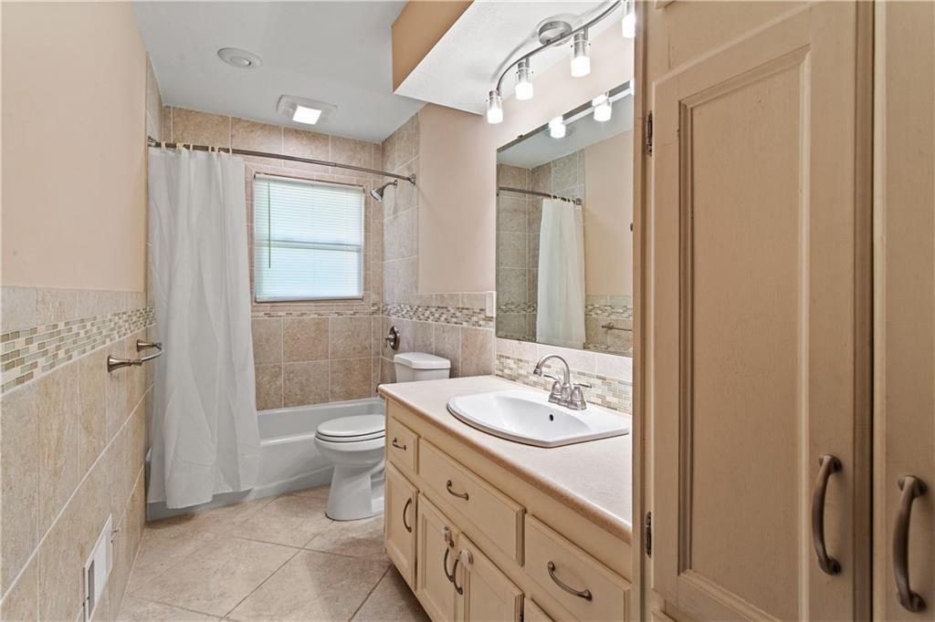 822 Dickinson Road Independence, MO 64050 - Photo 46 of 94