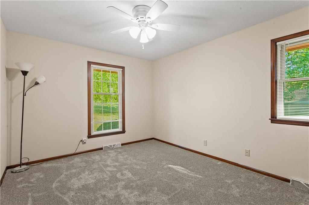 822 Dickinson Road Independence, MO 64050 - Photo 47 of 94