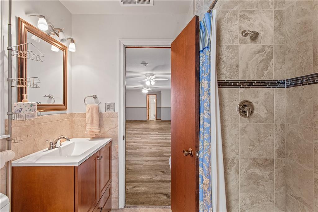 822 Dickinson Road Independence, MO 64050 - Photo 57 of 94