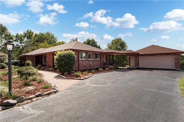 $1,300,000 | 822 Dickinson Road, Independence, MO 64050