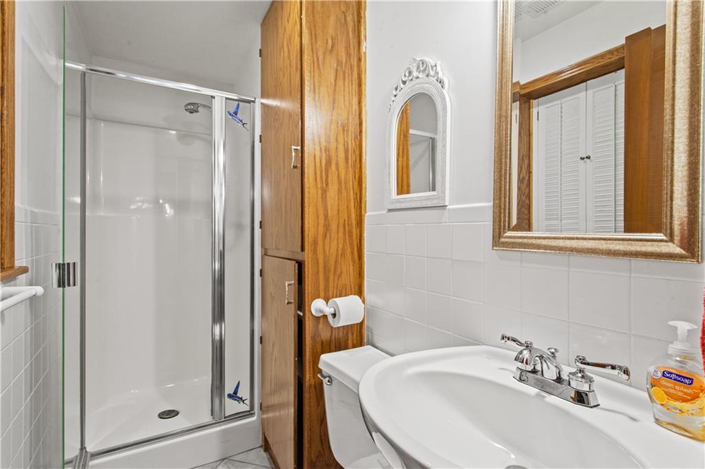 822 Dickinson Road Independence, MO 64050 - Photo 61 of 94