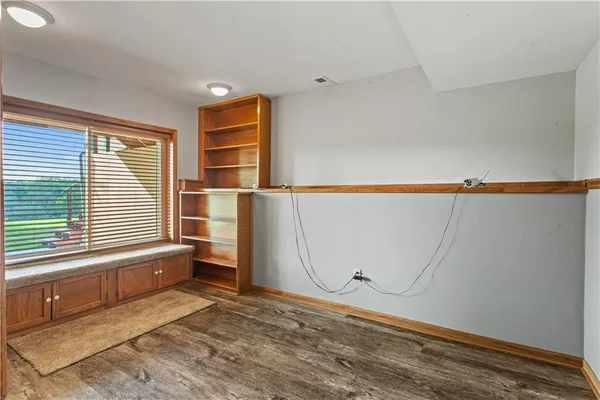 $1,300,000 | 822 Dickinson Road, Independence, MO 64050