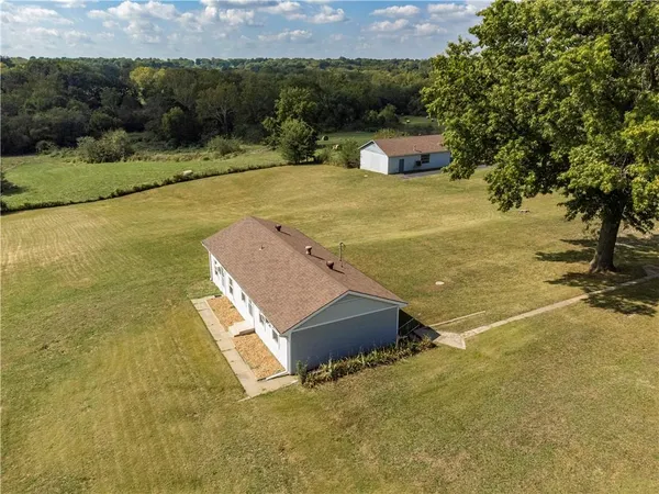$1,300,000 | 822 Dickinson Road, Independence, MO 64050
