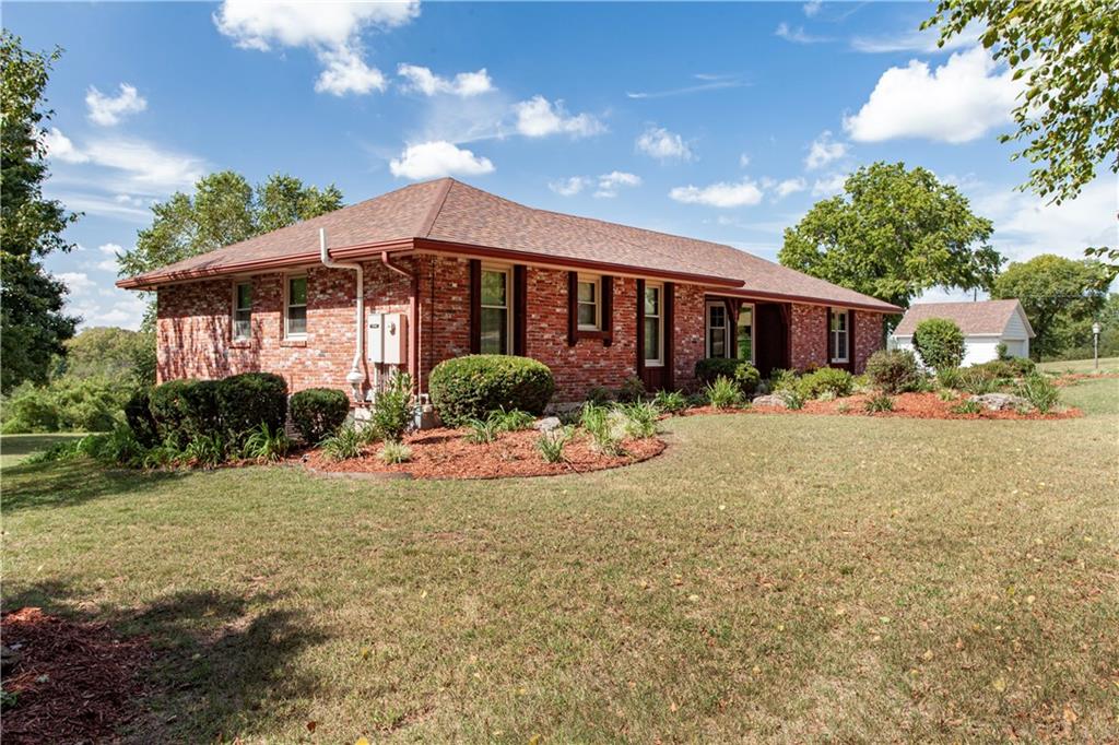 822 Dickinson Road Independence, MO 64050 - Photo 7 of 94