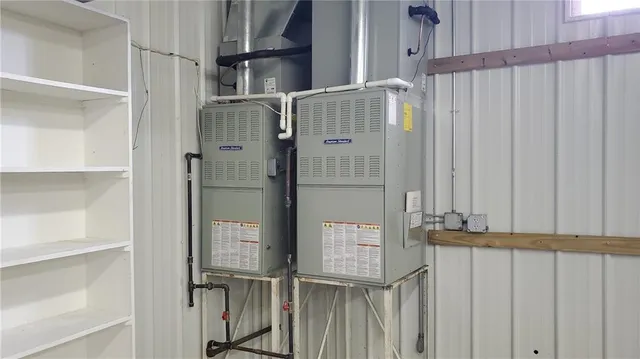 $1,400,000 | 822 Dickinson Road, Independence, MO 64050