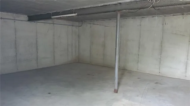 $1,400,000 | 822 Dickinson Road, Independence, MO 64050