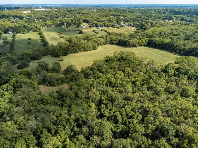 $1,400,000 | 822 Dickinson Road, Independence, MO 64050